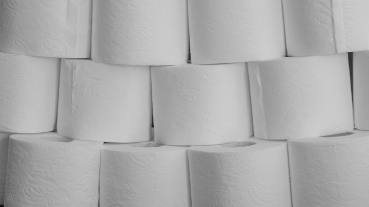 toilet-paper- Mylene2401 from Pixabay-4967985_1920